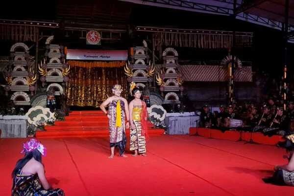 Utsawa (Parade) Drama Gong Tradisi