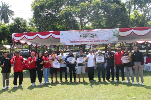 Lomba Burung Merpati Terbang Tinggi Berpasangan Sukses Terlaksana