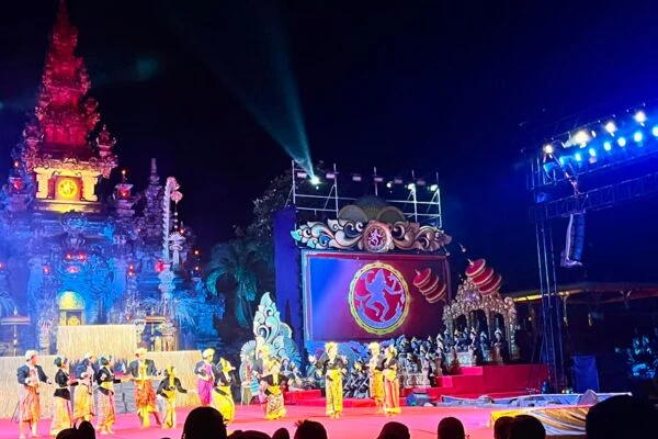 Utsawa (Parade) Gong Kebyar Wanita